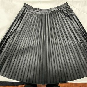 Faux leather pleated skirt sz 4                 Calvin Klein good condition